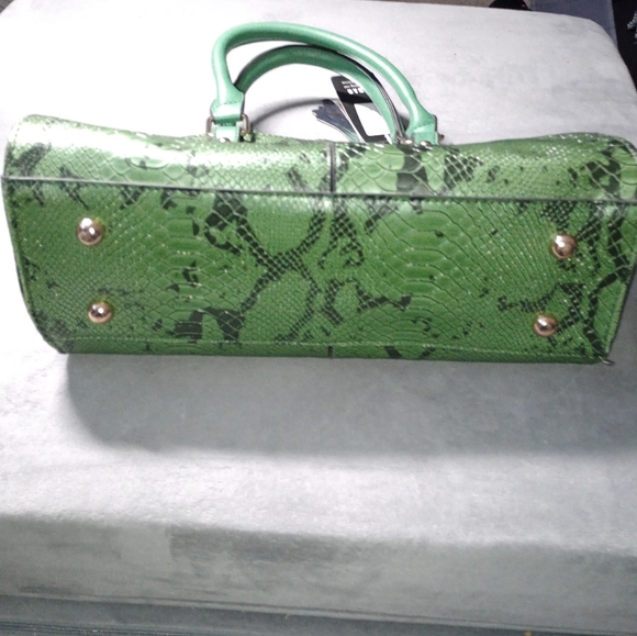 New Green Snake Skin Pattern Purse - Picture 2 of 8